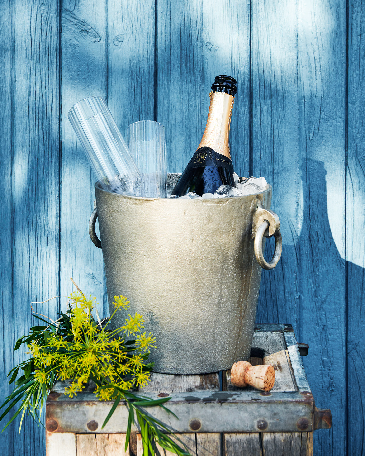 18054KLD-FDM_OntWines_ChampagneCover_V2